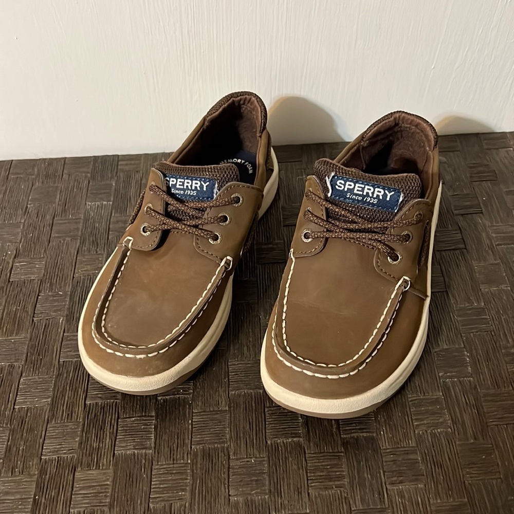 Boys size 1 sperrys